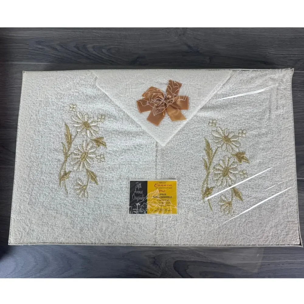 Fifth Avenue Originals 3 Piece Ensemble Towels Vintage Ivory Floral Sealed Box
